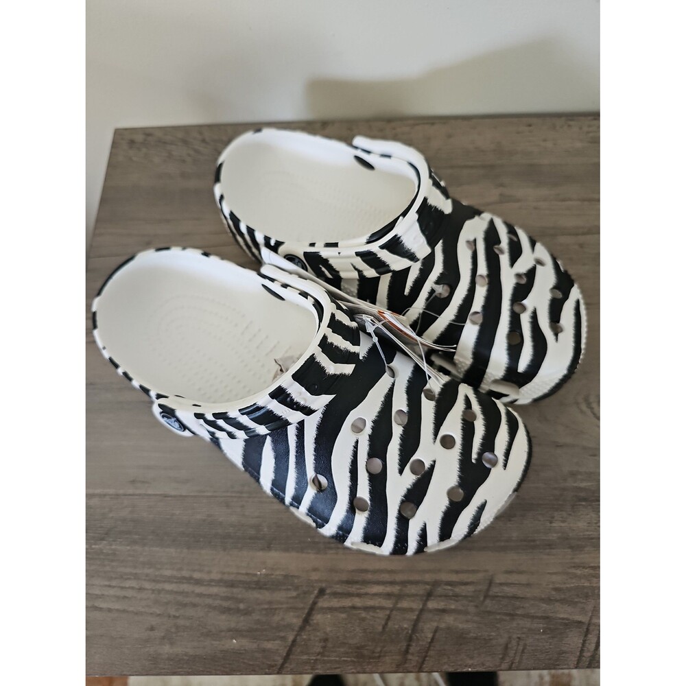 Crocs Sample Clogs NEW Not For Resale Tag Size Women 7 / Men 5 Zebra Print